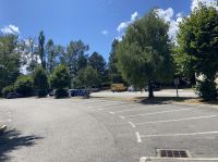 Le parking se vide